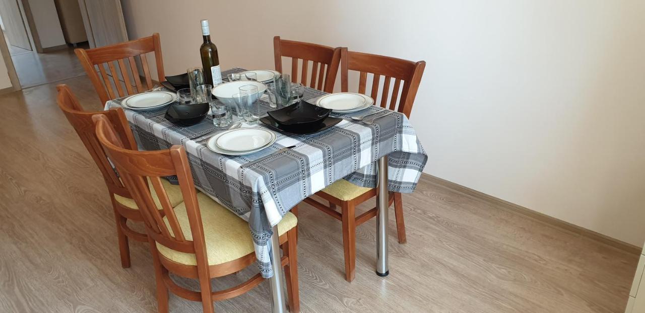 Family Holiday Apartments Breez 1 Varna Exterior photo
